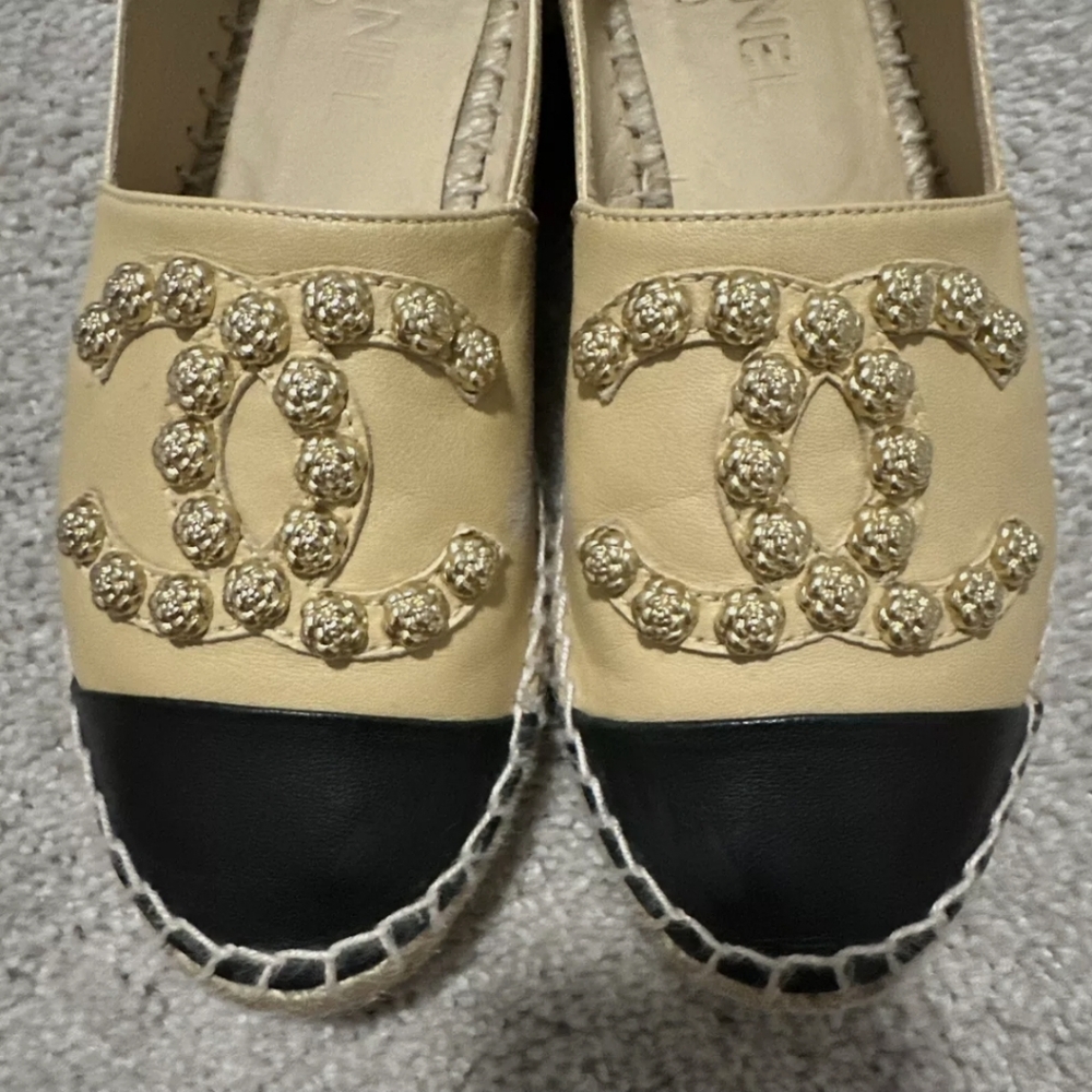 Chanel Camellia Studded CC Lambskin Espadrille Flats 38 - Picture 4 of 12